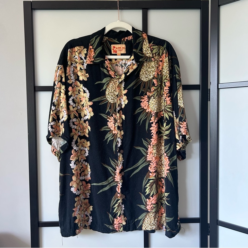 [L] Vintage Aloha Joe 100% Viscose Black & Coral Floral Casual Button Down Shirt